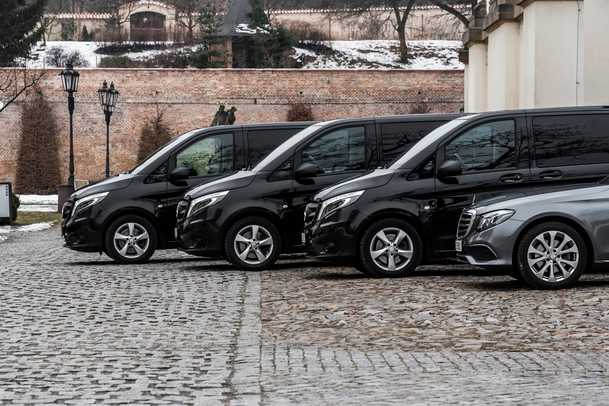 Long distance taxi service between European cities